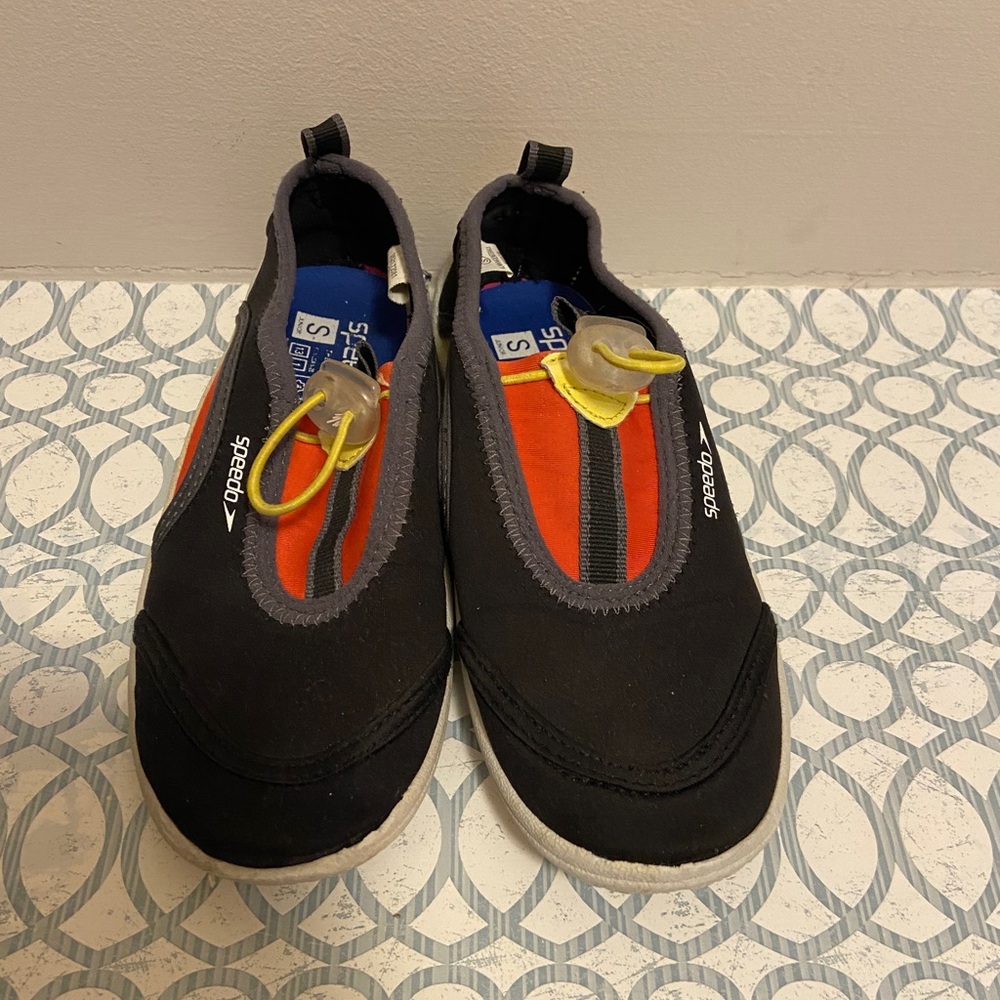 Speedo water shoes